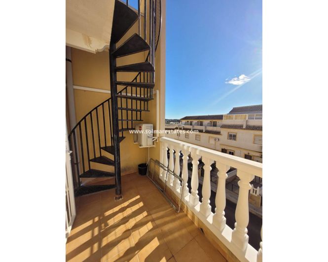 Image No.13-2 Bed Townhouse for sale