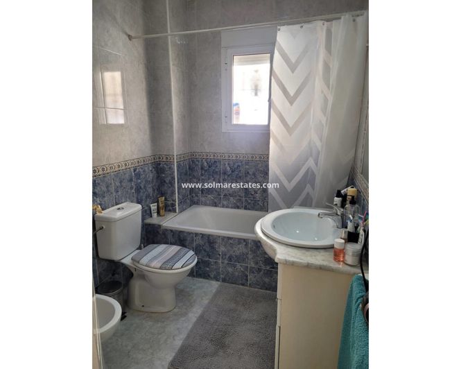 Image No.16-2 Bed Townhouse for sale