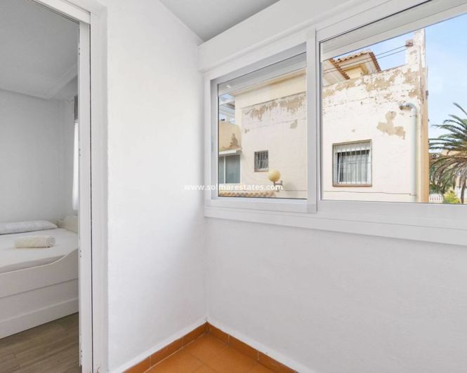 Image No.14-3 Bed Townhouse for sale