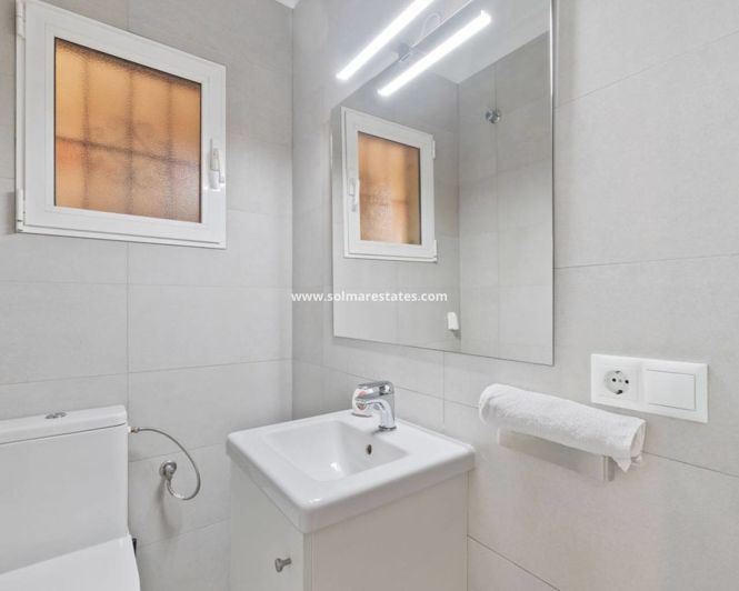 Image No.15-3 Bed Townhouse for sale