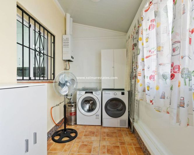 Image No.17-3 Bed Townhouse for sale