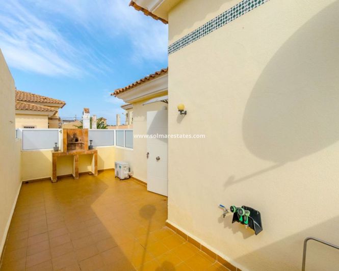 Image No.18-3 Bed Townhouse for sale