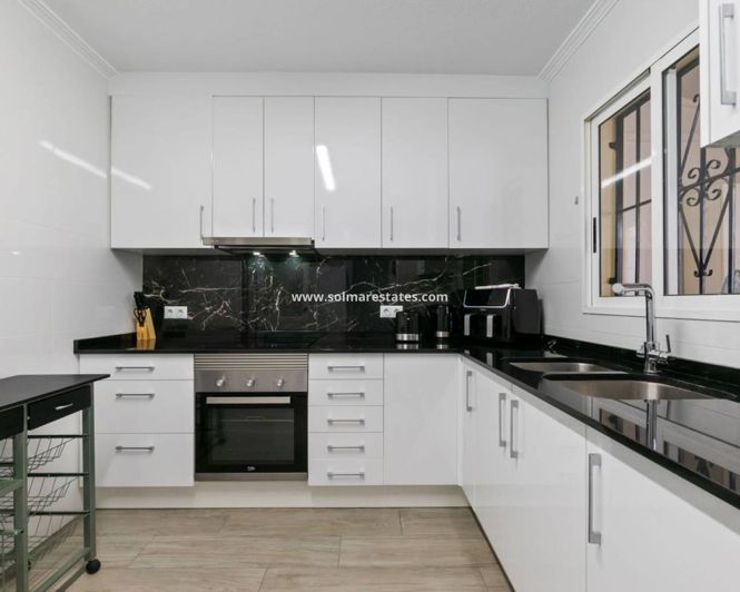 Image No.8-3 Bed Townhouse for sale