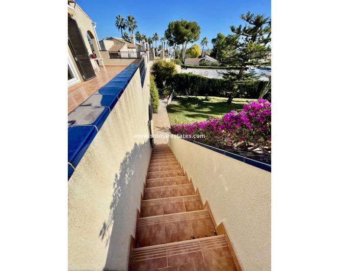 Image No.18-3 Bed Villa for sale