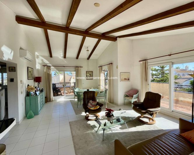 Image No.22-3 Bed Villa for sale