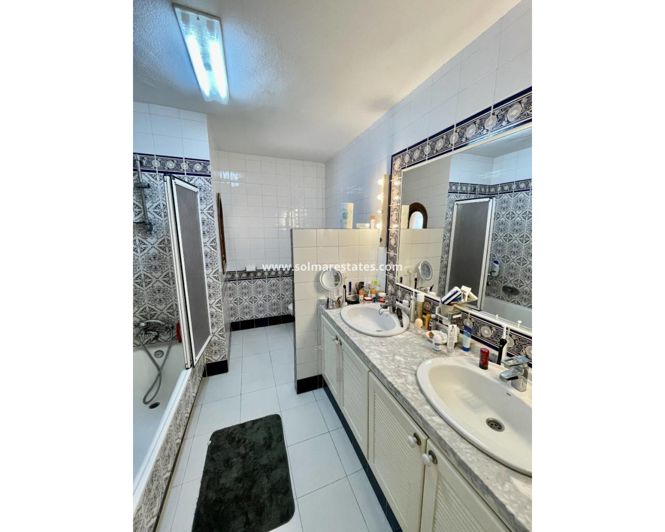 Image No.9-3 Bed Villa for sale