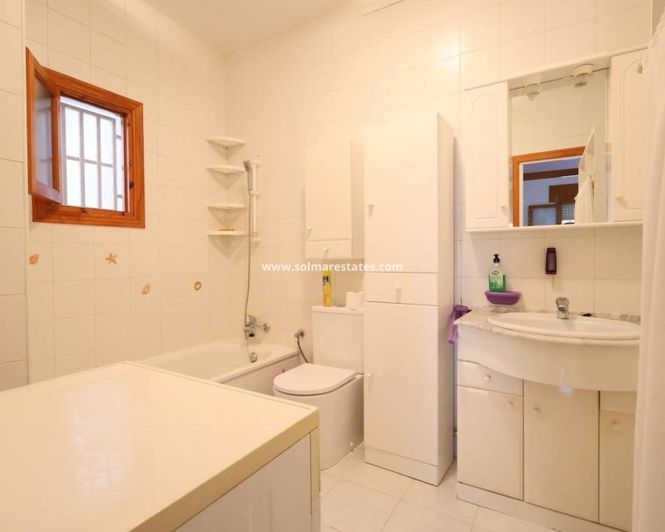 Image No.10-3 Bed House for sale