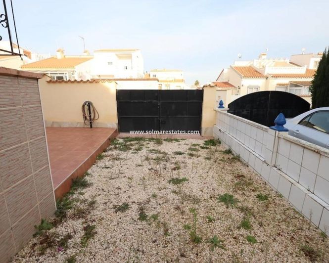 Image No.18-3 Bed House for sale