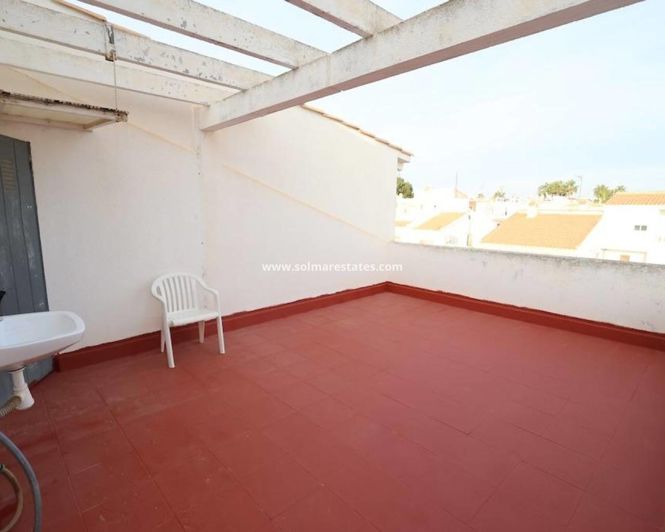 Image No.19-3 Bed House for sale