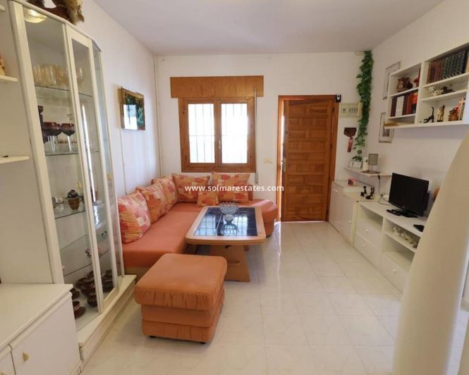 Image No.6-3 Bed House for sale