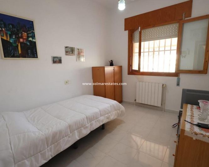 Image No.9-3 Bed House for sale