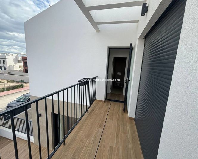 Image No.35-4 Bed Villa for sale