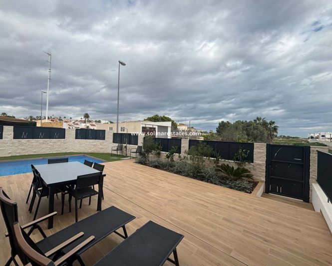 Image No.4-4 Bed Villa for sale