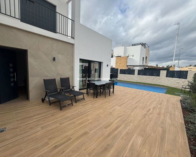 Image No.7-4 Bed Villa for sale