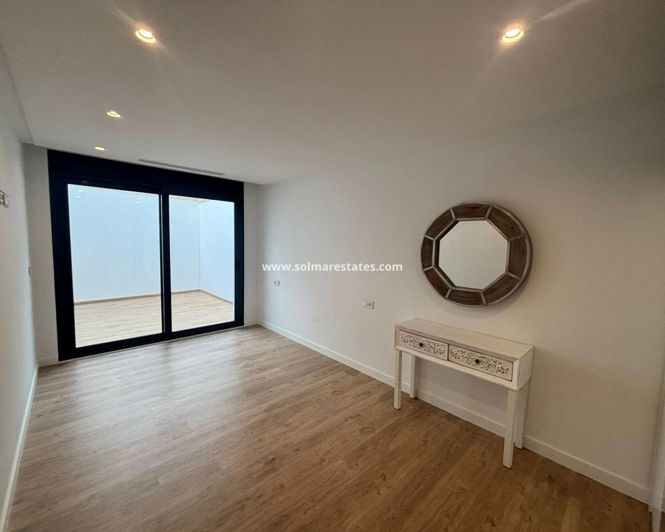 Image No.8-4 Bed Villa for sale