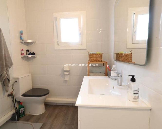 Image No.17-3 Bed Apartment for sale