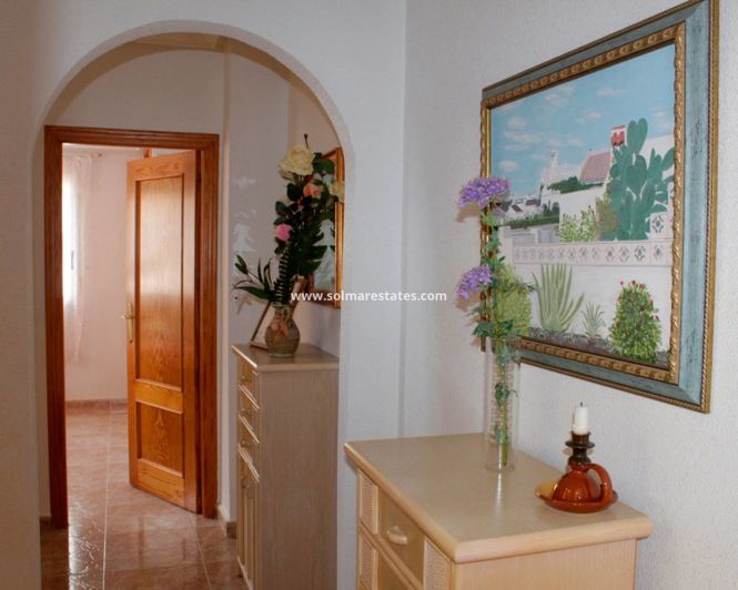 Image No.17-4 Bed House for sale