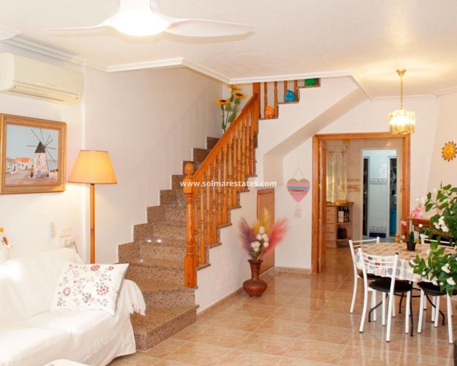 Image No.2-4 Bed House for sale