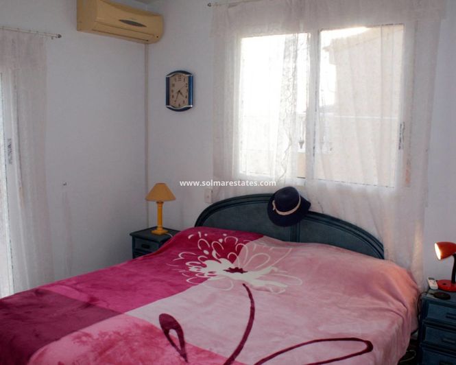 Image No.21-4 Bed House for sale