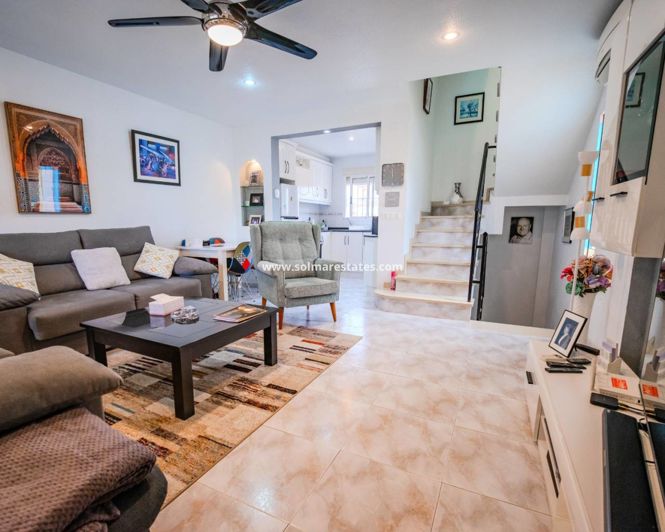 Image No.11-3 Bed House for sale