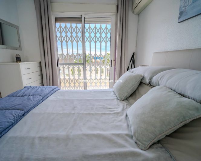 Image No.15-3 Bed House for sale