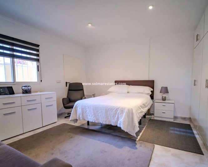 Image No.24-3 Bed House for sale