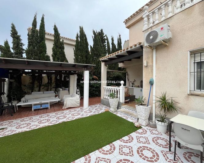 Image No.14-3 Bed House for sale