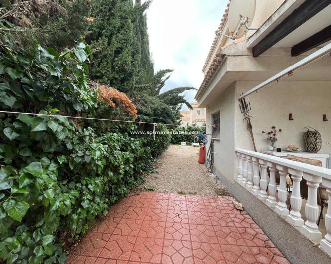 Image No.21-3 Bed House for sale