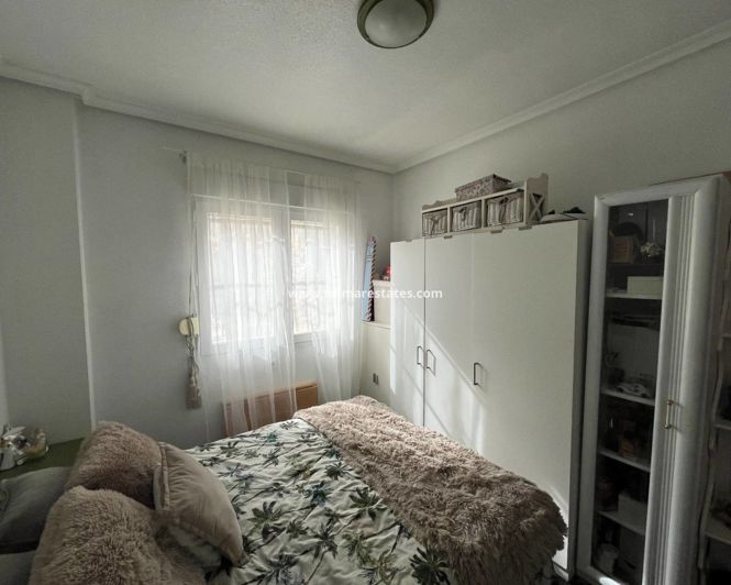 Image No.45-3 Bed House for sale