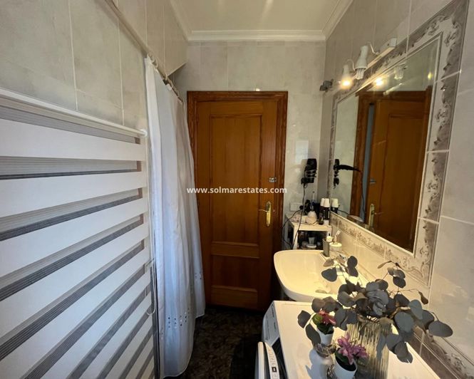 Image No.50-3 Bed House for sale