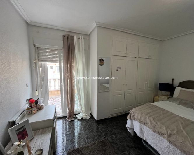 Image No.7-3 Bed House for sale