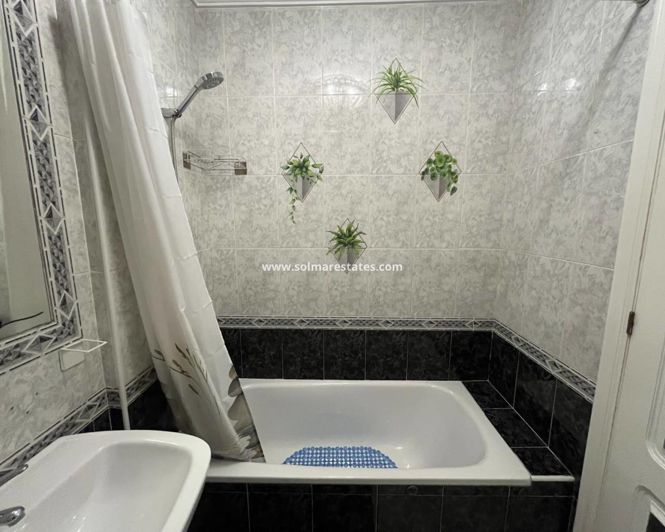 Image No.23-2 Bed Apartment for sale