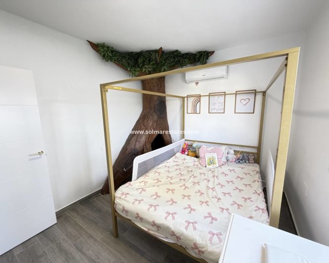 Image No.15-6 Bed Villa for sale