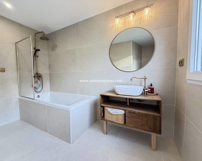 Image No.16-6 Bed Villa for sale