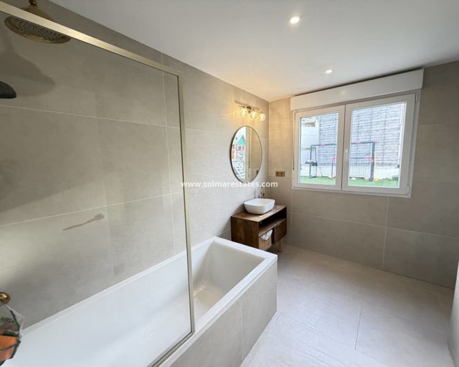 Image No.17-6 Bed Villa for sale