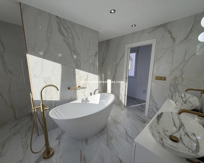 Image No.26-6 Bed Villa for sale