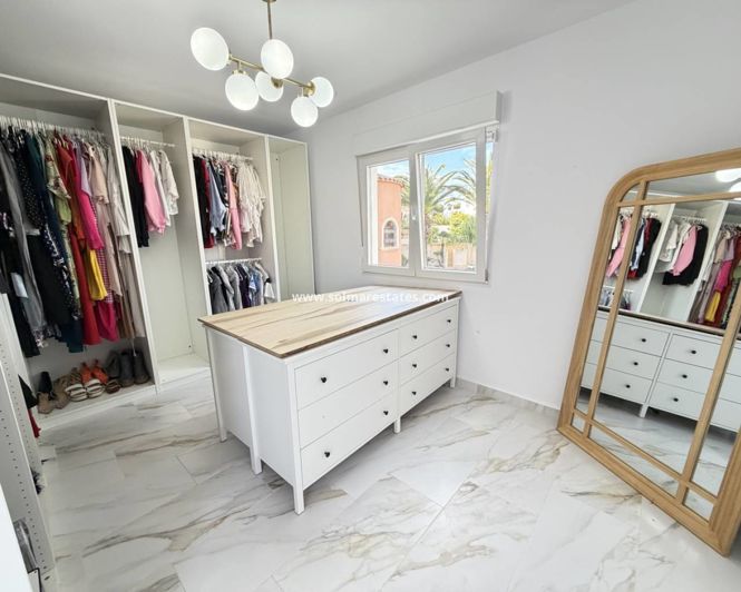 Image No.27-6 Bed Villa for sale