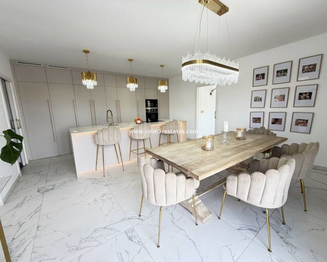 Image No.4-6 Bed Villa for sale