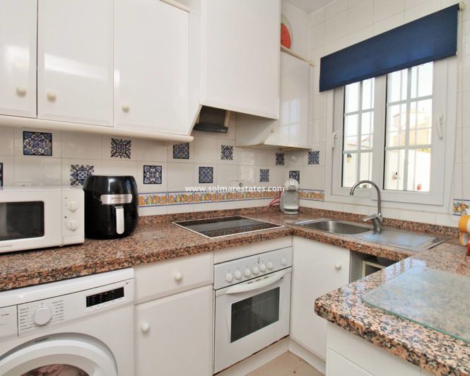 Image No.10-3 Bed House for sale