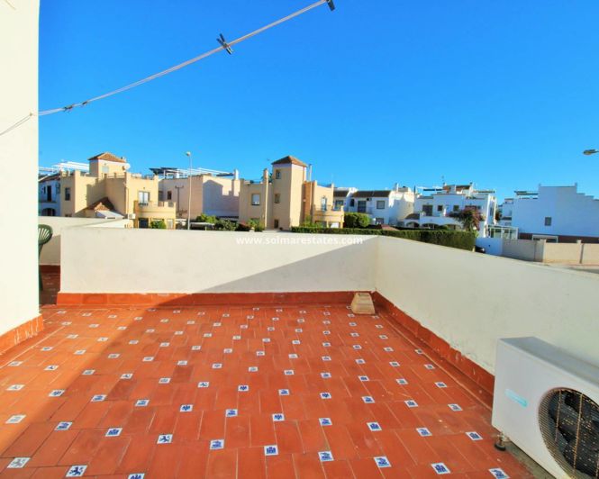 Image No.19-3 Bed House for sale