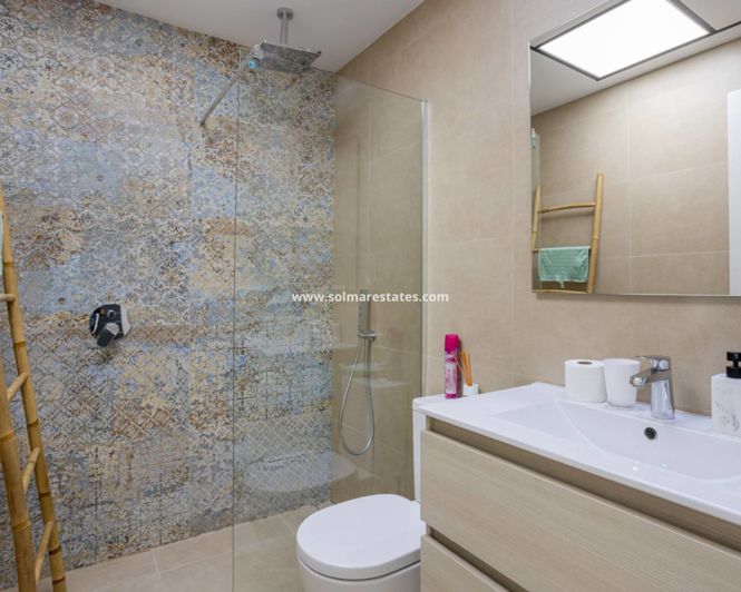 Image No.13-3 Bed House for sale