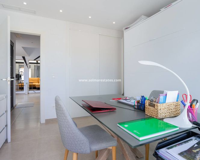 Image No.16-3 Bed House for sale