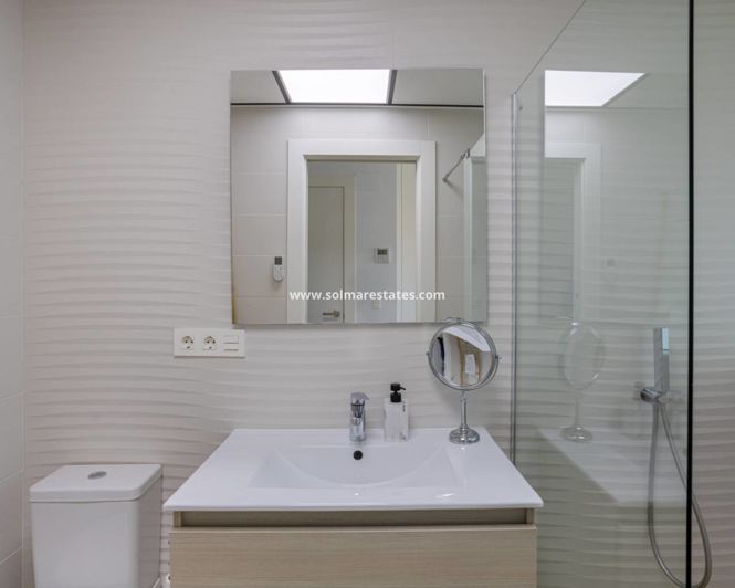 Image No.18-3 Bed House for sale