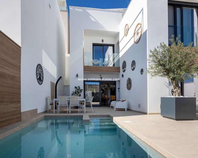 Image No.23-3 Bed House for sale