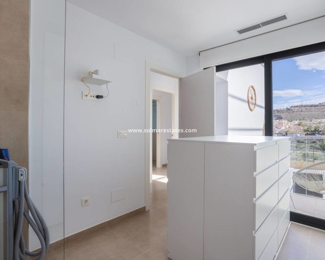 Image No.27-3 Bed House for sale