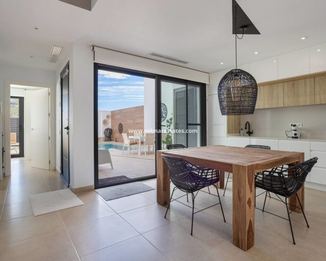 Image No.3-3 Bed House for sale