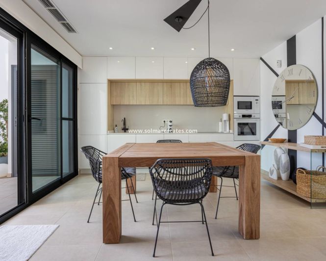 Image No.6-3 Bed House for sale