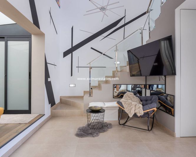 Image No.9-3 Bed House for sale