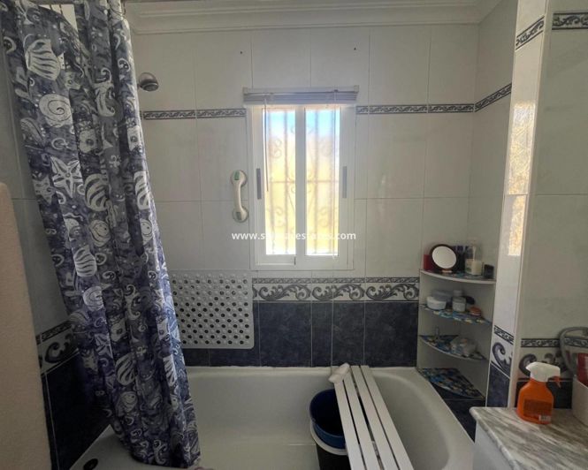 Image No.38-2 Bed Townhouse for sale