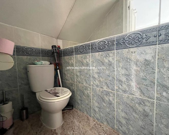 Image No.8-2 Bed Townhouse for sale